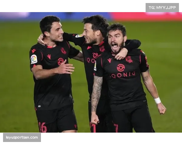 维尼修斯世界波破门助皇马客场1-0小胜本菲卡占晋级先机