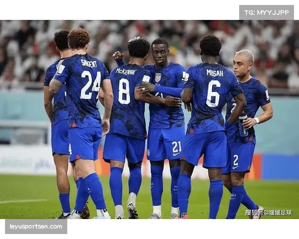 荷兰加克波锋线支点作用 科曼构建多元进攻套路应对高温